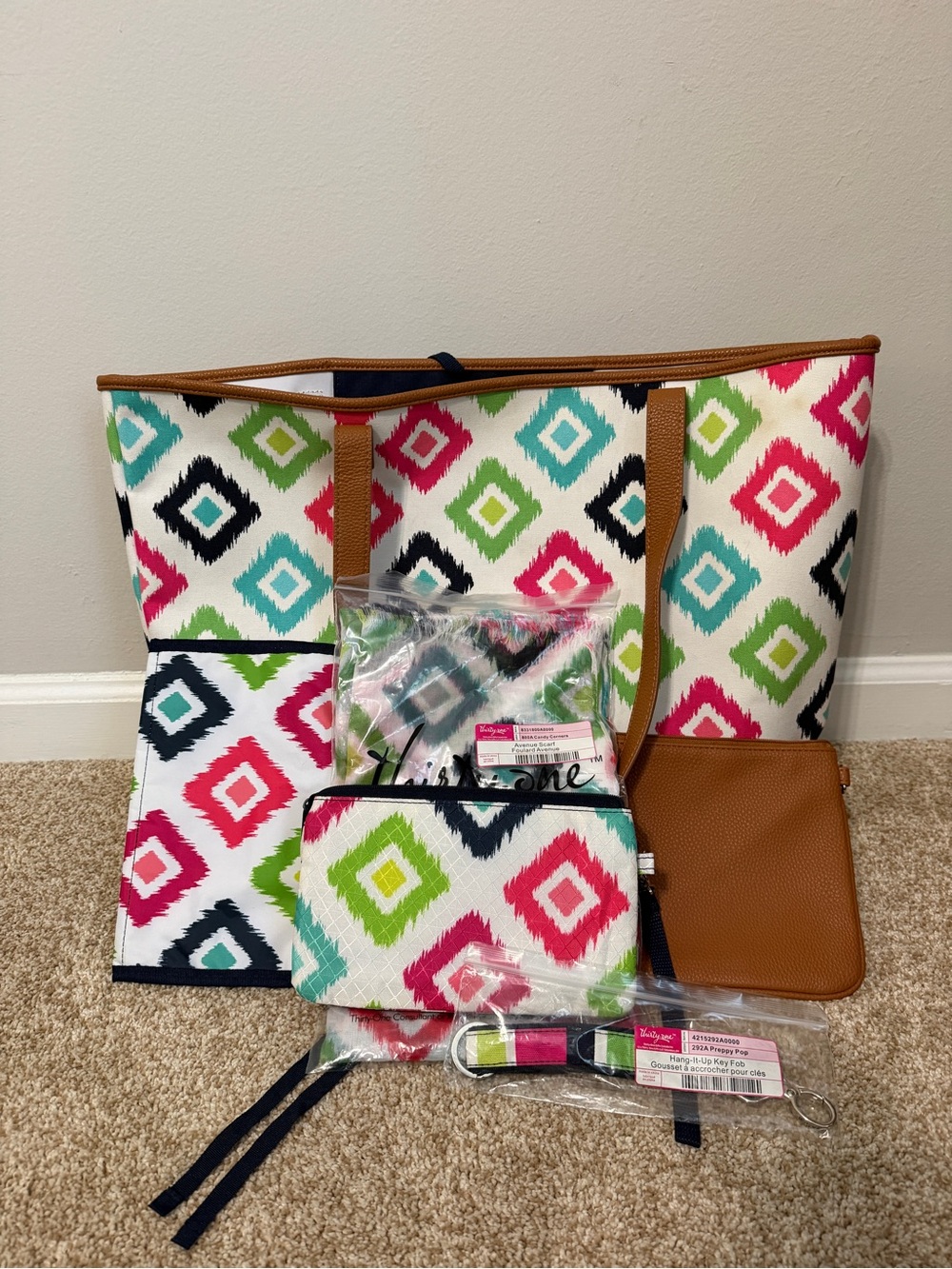 thirty-one Multicolor Geometric Tote with Brown Trim and Matching Pouches